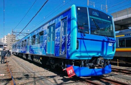 Empresa de Japón presenta tren que funciona con hidrógeno y oxígeno