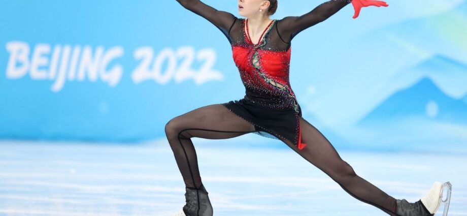 Entrenadora de patinadora Valíyeva dice que su pupila es inocente