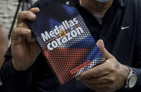 Presentan libro sobre glorias del deporte