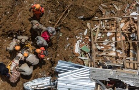 Casi un centenar de muertos han dejado las fuertes lluvias en Petrópolis, Brasil