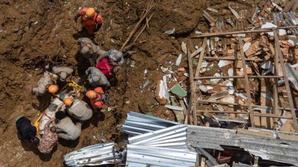 Casi un centenar de muertos han dejado las fuertes lluvias en Petrópolis, Brasil