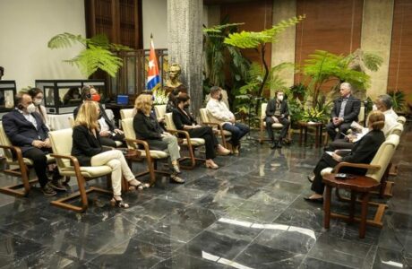 Recibe Díaz-Canel a parlamentarios europeos