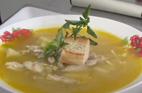 Sopa de pollo: un plato tradicional y nutritivo