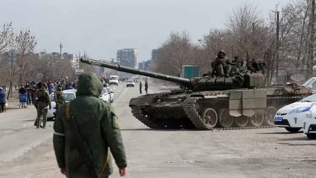 Fuerzas rusas instan a la rendición a nacionalistas en Mariúpol