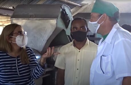 Ministra de Finanzas y Precios chequeó desarrollo de programas y objetivos en Manuel Tames