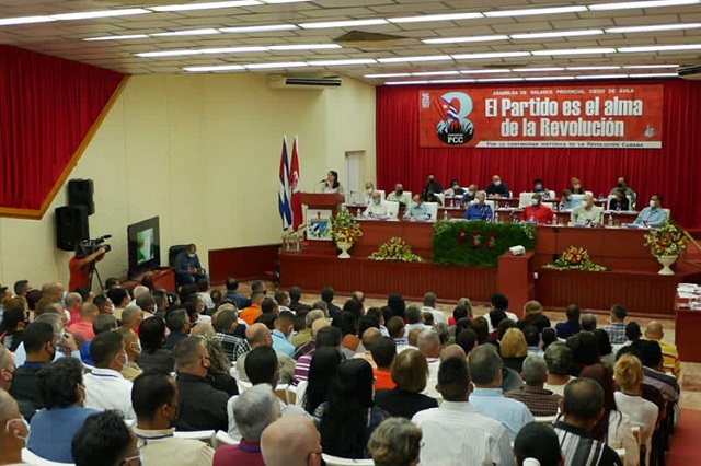 Preside Díaz-Canel asamblea del PCC en provincia de Cuba