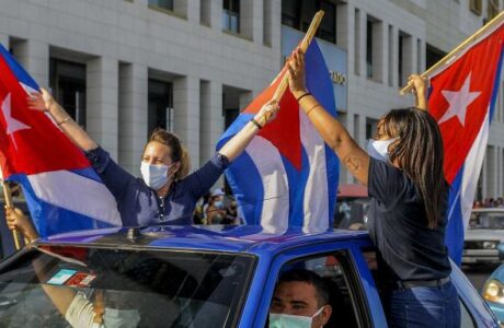 Cuba: Con inagotable amor patrio e impulso creador: ¡Vamos con todo!