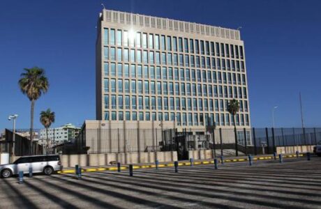 Embajada de EE UU. en Cuba reiniciará servicios de visado de manera limitada
