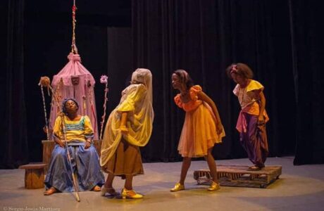 Ministro de Cuba reconoció prestigio de evento Mayo Teatral