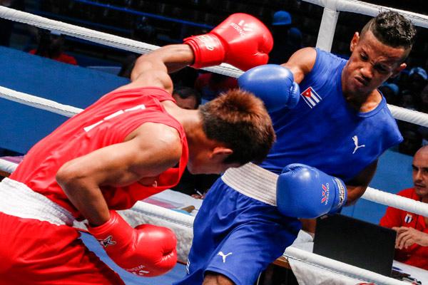 Billy Rodríguez se pone los guantes dorados