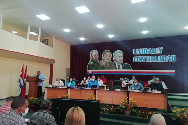 Preside Díaz-Canel Asamblea de Balance del Partido en Granma