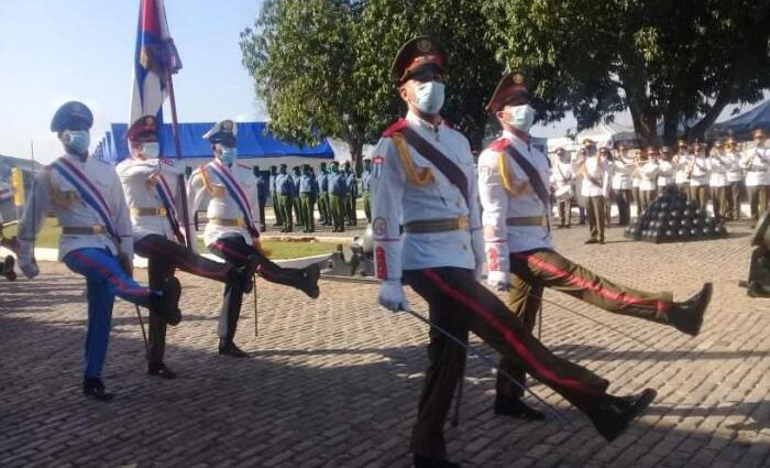 Ceremonia militar con motivo del aniversario 61 del Carácter Socialista de la Revolución
