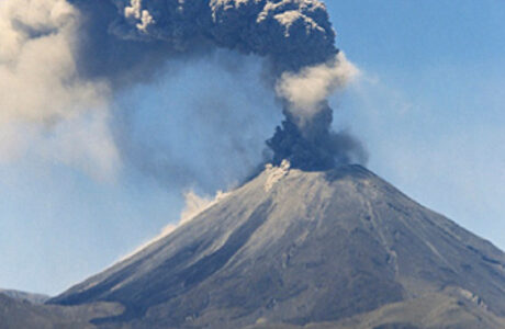 Preocupación en Nueva Zelanda ante actividad del volcán Ruapehu