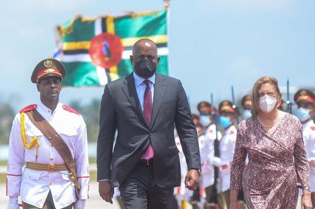 Arriba a Cuba Primer Ministro de la Mancomunidad de Dominica, Roosevelt Skerrit
