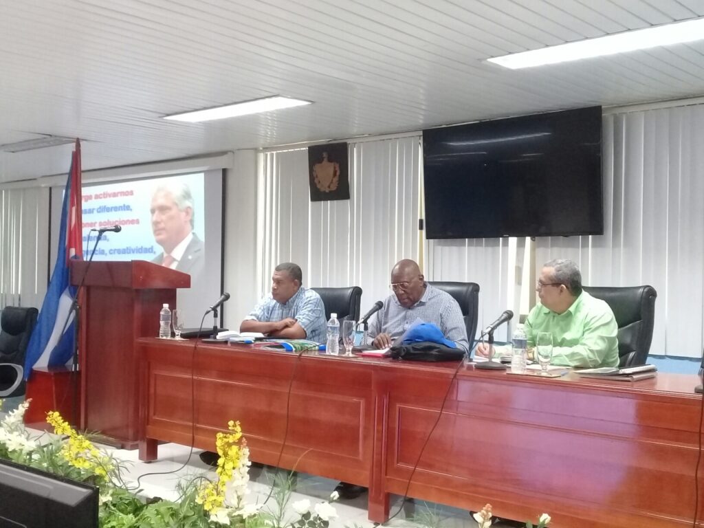Chequea Vicepresidente Cubano Salvador Valdés Mesa programas de la agricultura en Guantánamo (+ Post)