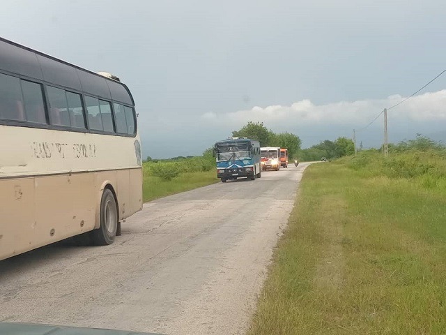 Regresan a sus hogares evacuados por intensas lluvias en Guantánamo