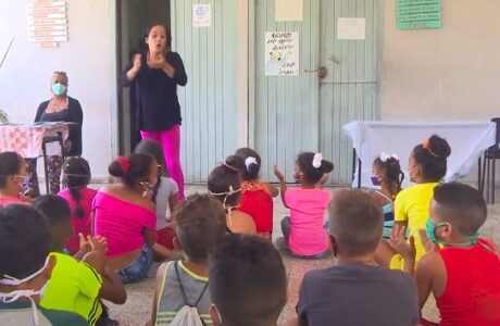 Centros educacionales de Imías abren sus puertas en el verano