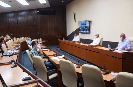 Reunión del grupo temporal de trabajo para la prevención y control del nuevo coronavirus. Foto: Estudios Revolución