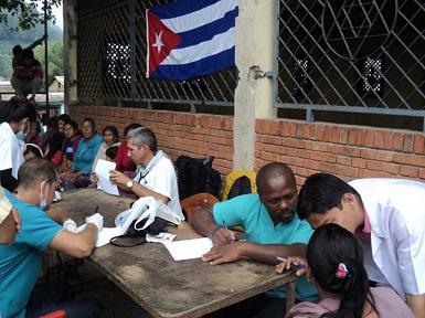 Cuba: Médicos cubanos atendieron más de mil víctimas de terremoto en Nepal