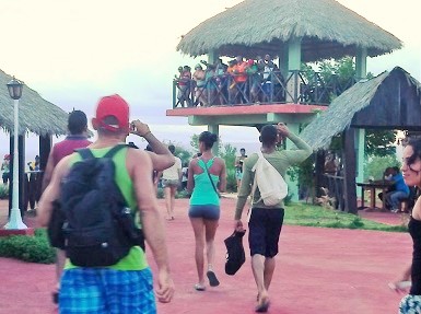 Suman alegría en campamento de verano