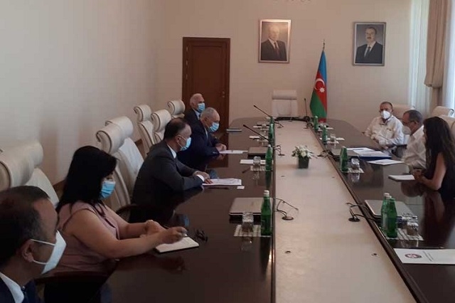 Ministro de Salud azerí agradece a Cuba presencia de brigada médica